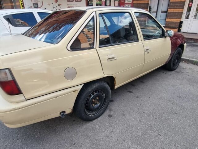 Бежевий Деу Нексія, об'ємом двигуна 1.5 л та пробігом 237 тис. км за 25000 $, фото 3 на Automoto.ua