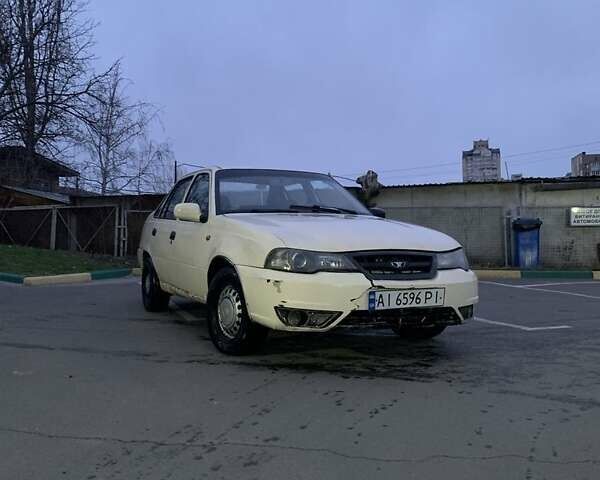 Бежевый Дэу Нексия, объемом двигателя 1.5 л и пробегом 250 тыс. км за 1100 $, фото 7 на Automoto.ua