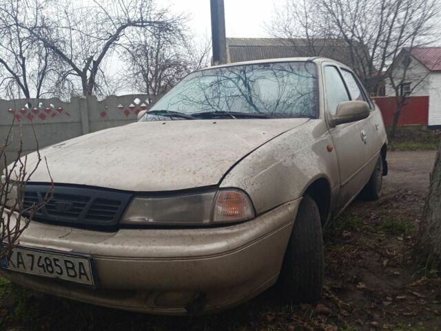 Бежевый Дэу Нексия, объемом двигателя 1.5 л и пробегом 317 тыс. км за 600 $, фото 5 на Automoto.ua