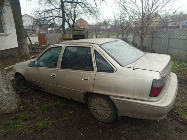 Бежевый Дэу Нексия, объемом двигателя 1.5 л и пробегом 317 тыс. км за 600 $, фото 6 на Automoto.ua