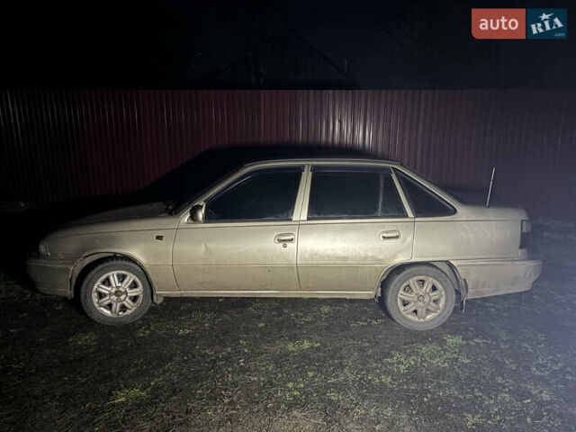 Бежевый Дэу Нексия, объемом двигателя 1.5 л и пробегом 498 тыс. км за 1417 $, фото 1 на Automoto.ua