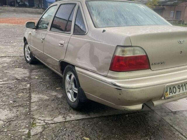 Бежевый Дэу Нексия, объемом двигателя 1.5 л и пробегом 250 тыс. км за 850 $, фото 2 на Automoto.ua