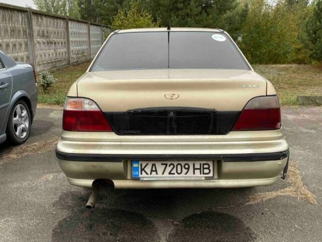 Бежевый Дэу Нексия, объемом двигателя 1.5 л и пробегом 350 тыс. км за 400 $, фото 4 на Automoto.ua