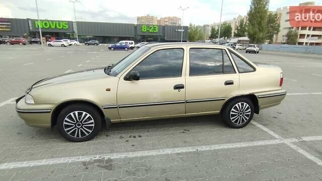 Бежевый Дэу Нексия, объемом двигателя 1.5 л и пробегом 230 тыс. км за 500 $, фото 13 на Automoto.ua