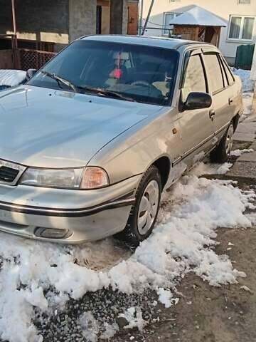 Бежевый Дэу Нексия, объемом двигателя 1.5 л и пробегом 260 тыс. км за 600 $, фото 9 на Automoto.ua