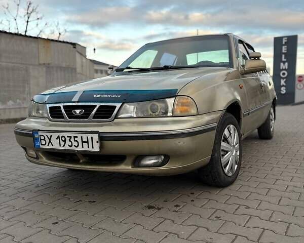 Бежевый Дэу Нексия, объемом двигателя 1.5 л и пробегом 273 тыс. км за 1150 $, фото 1 на Automoto.ua