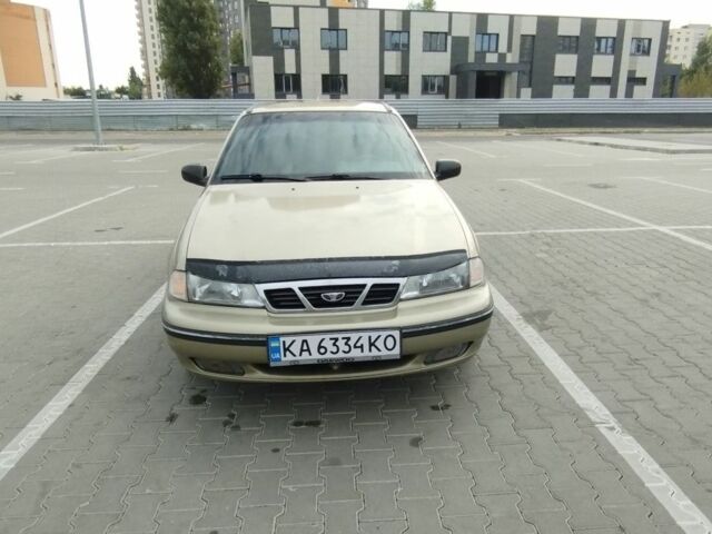 Бежевый Дэу Нексия, объемом двигателя 1.5 л и пробегом 230 тыс. км за 500 $, фото 1 на Automoto.ua