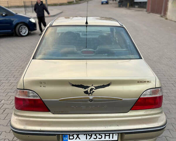 Бежевый Дэу Нексия, объемом двигателя 1.5 л и пробегом 273 тыс. км за 1150 $, фото 2 на Automoto.ua