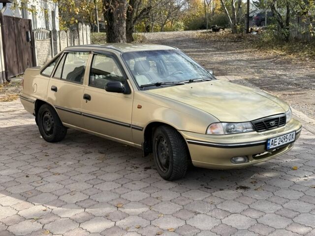 Деу Нексія 2006 у Дніпро (Дніпропетровську) на Automoto.ua Бежевий Деу Нексія, об'ємом двигуна 1.5 л та пробігом 186 тис. км за 1375 $, фото 2 на Automoto.ua