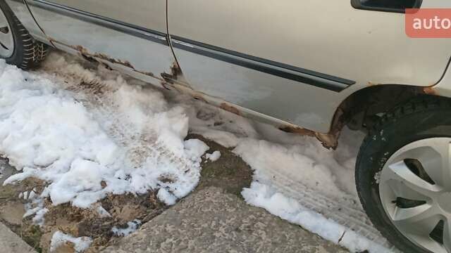 Бежевый Дэу Нексия, объемом двигателя 1.5 л и пробегом 260 тыс. км за 600 $, фото 4 на Automoto.ua