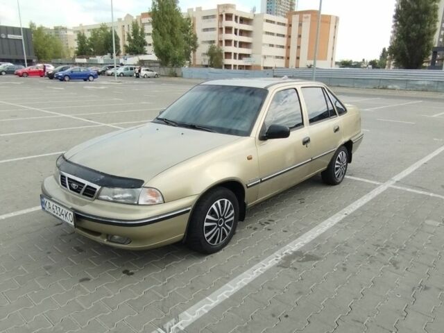 Бежевый Дэу Нексия, объемом двигателя 1.5 л и пробегом 230 тыс. км за 500 $, фото 2 на Automoto.ua