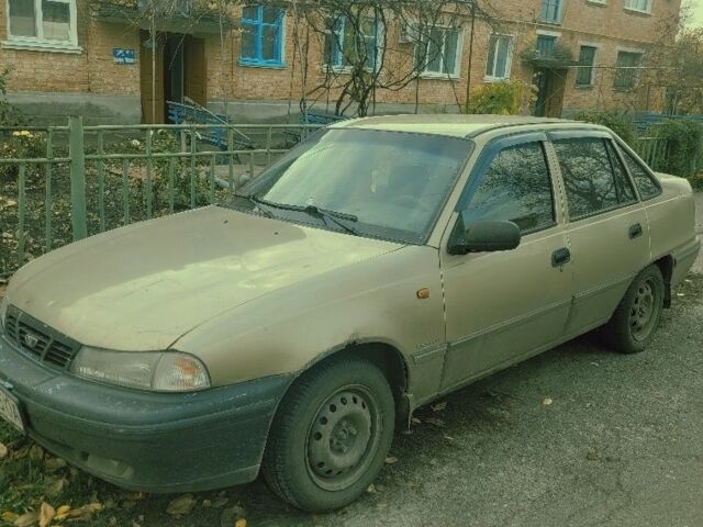 Бежевий Деу Нексія, об'ємом двигуна 0 л та пробігом 280 тис. км за 905 $, фото 1 на Automoto.ua