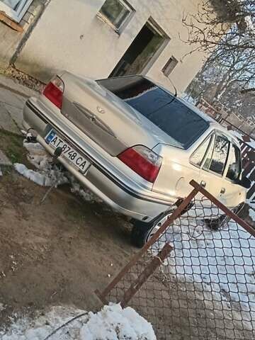 Бежевый Дэу Нексия, объемом двигателя 1.5 л и пробегом 260 тыс. км за 600 $, фото 2 на Automoto.ua