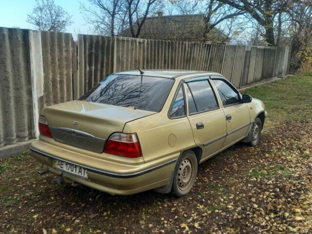 Бежевый Дэу Нексия, объемом двигателя 1.6 л и пробегом 157 тыс. км за 1000 $, фото 1 на Automoto.ua