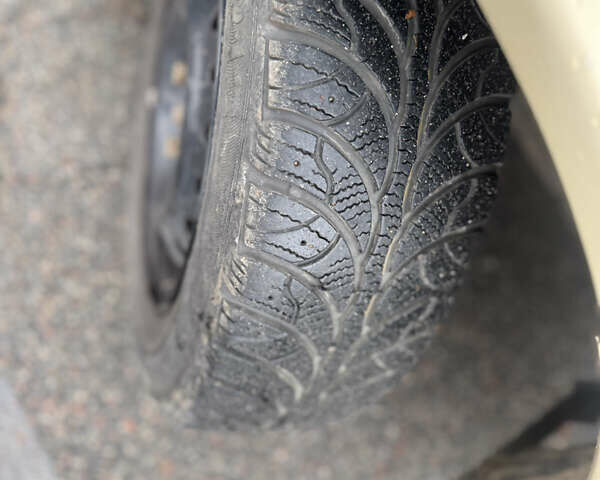 Бежевий Деу Нексія, об'ємом двигуна 1.5 л та пробігом 301 тис. км за 1800 $, фото 11 на Automoto.ua