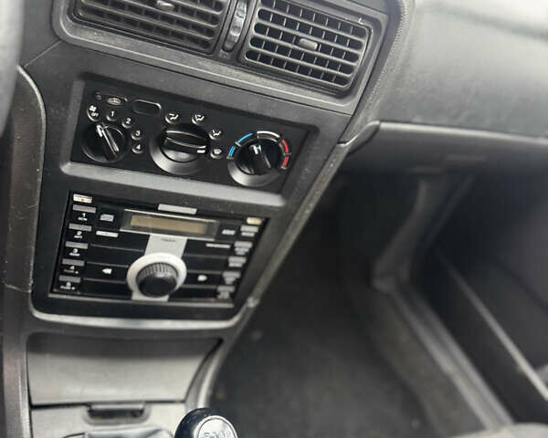 Бежевий Деу Нексія, об'ємом двигуна 1.5 л та пробігом 301 тис. км за 1800 $, фото 6 на Automoto.ua