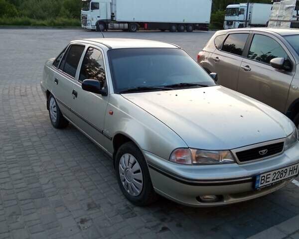 Бежевый Дэу Нексия, объемом двигателя 1.6 л и пробегом 70 тыс. км за 2700 $, фото 1 на Automoto.ua