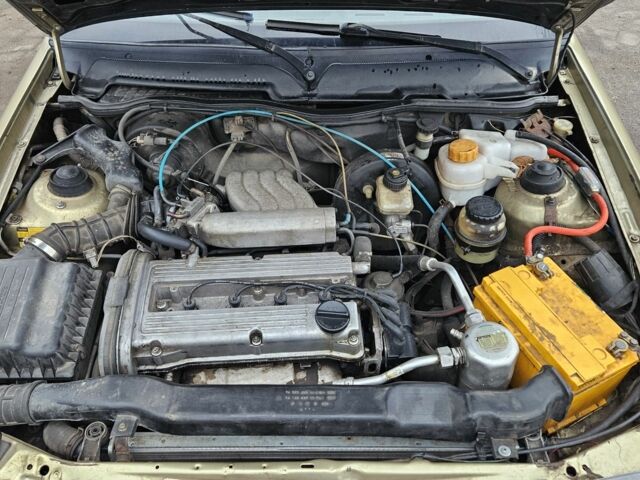 Бежевый Дэу Нексия, объемом двигателя 1.5 л и пробегом 234 тыс. км за 1150 $, фото 5 на Automoto.ua