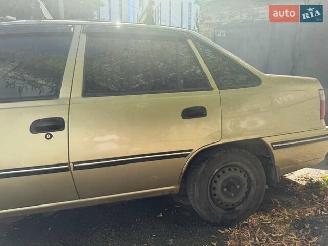 Бежевий Деу Нексія, об'ємом двигуна 1.5 л та пробігом 126 тис. км за 1700 $, фото 2 на Automoto.ua