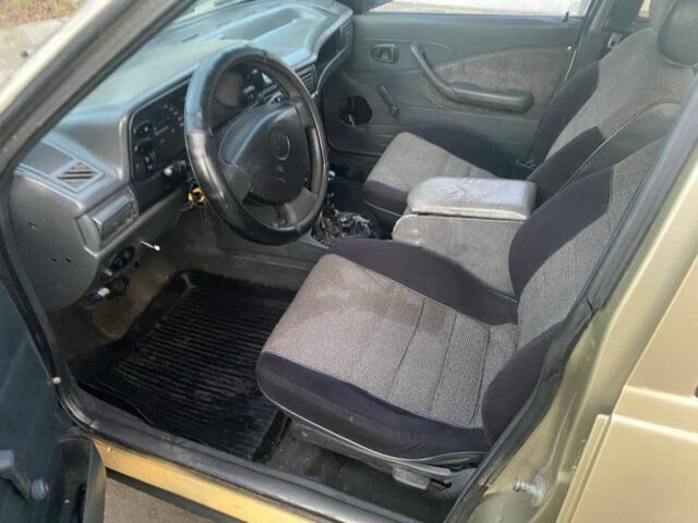 Бежевый Дэу Нексия, объемом двигателя 1.5 л и пробегом 200 тыс. км за 950 $, фото 5 на Automoto.ua