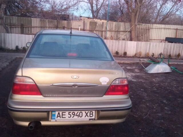 Бежевый Дэу Нексия, объемом двигателя 1.5 л и пробегом 137 тыс. км за 2100 $, фото 2 на Automoto.ua