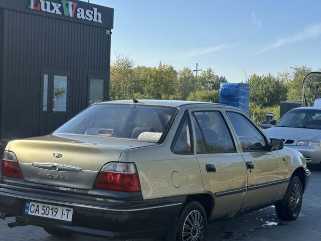 Бежевий Деу Нексія, об'ємом двигуна 1.5 л та пробігом 200 тис. км за 1100 $, фото 2 на Automoto.ua