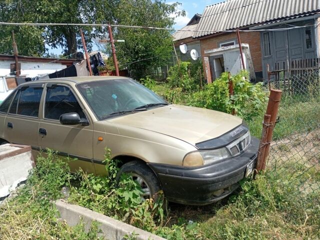 Бежевый Дэу Нексия, объемом двигателя 1.5 л и пробегом 283 тыс. км за 850 $, фото 5 на Automoto.ua