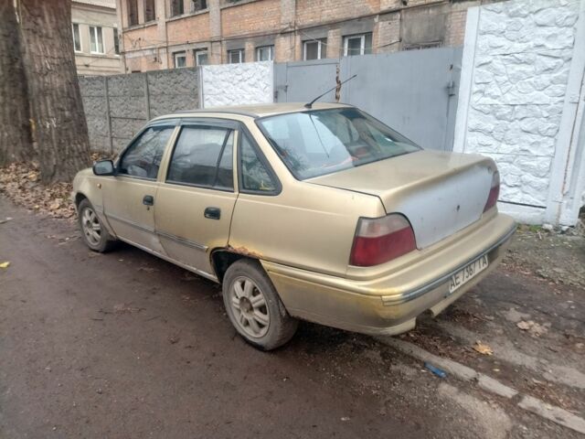 Бежевый Дэу Нексия, объемом двигателя 1.5 л и пробегом 368 тыс. км за 750 $, фото 3 на Automoto.ua