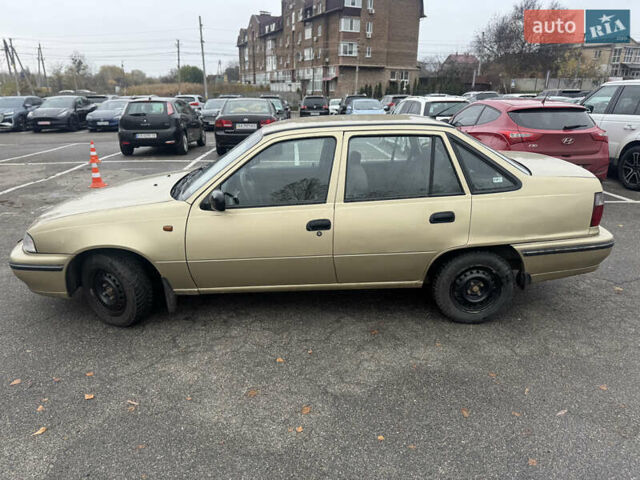 Бежевий Деу Нексія, об'ємом двигуна 1.5 л та пробігом 301 тис. км за 1800 $, фото 3 на Automoto.ua