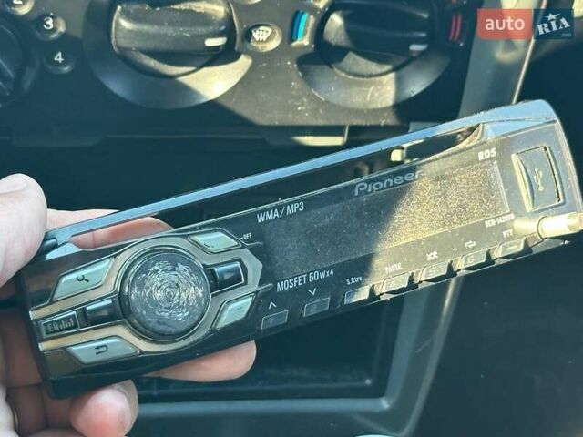 Бежевий Деу Нексія, об'ємом двигуна 1.6 л та пробігом 300 тис. км за 1450 $, фото 6 на Automoto.ua
