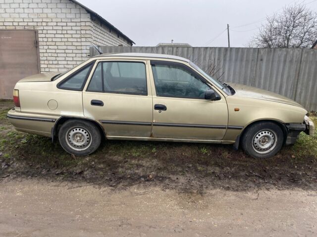 Бежевий Деу Нексія, об'ємом двигуна 1.5 л та пробігом 240 тис. км за 900 $, фото 1 на Automoto.ua
