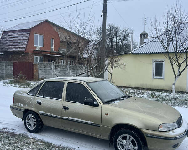 Бежевий Деу Нексія, об'ємом двигуна 1.5 л та пробігом 130 тис. км за 2100 $, фото 3 на Automoto.ua