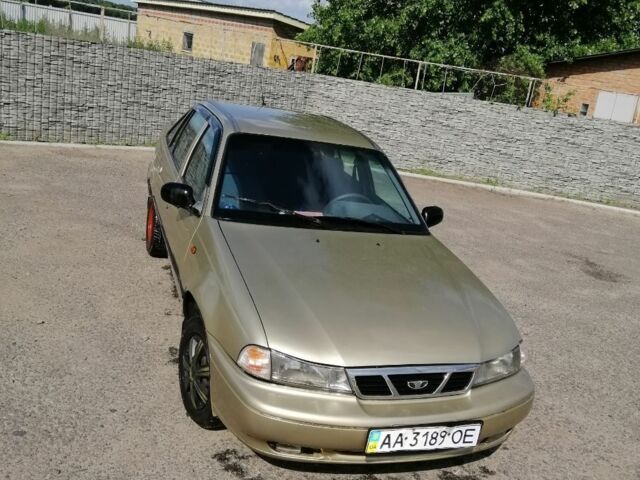 Бежевий Деу Нексія, об'ємом двигуна 1.5 л та пробігом 173 тис. км за 617 $, фото 1 на Automoto.ua