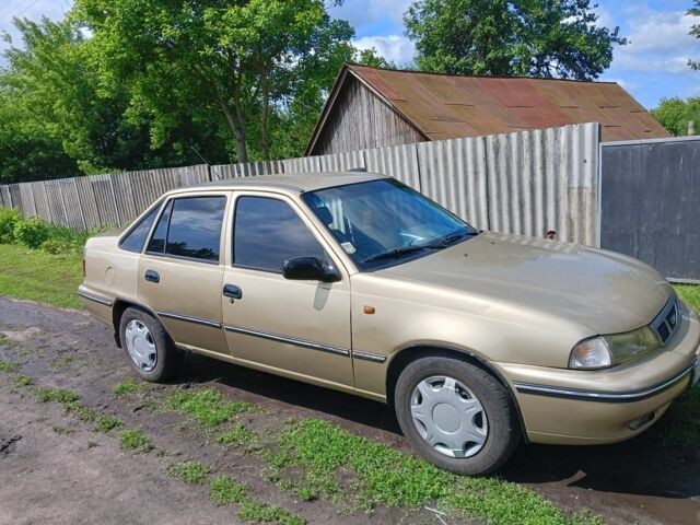 Бежевий Деу Нексія, об'ємом двигуна 1.5 л та пробігом 203 тис. км за 1650 $, фото 1 на Automoto.ua
