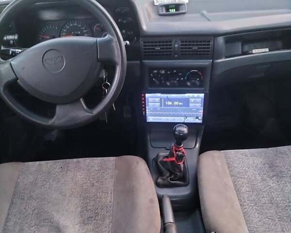 Бежевий Деу Нексія, об'ємом двигуна 1.5 л та пробігом 170 тис. км за 1200 $, фото 5 на Automoto.ua