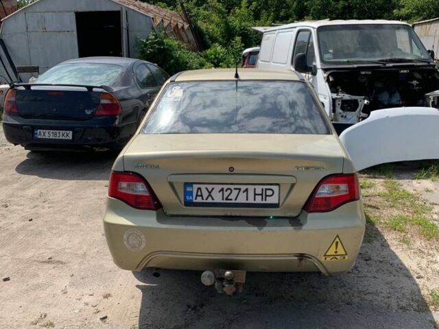 Бежевый Дэу Нексия, объемом двигателя 1.5 л и пробегом 280 тыс. км за 900 $, фото 2 на Automoto.ua