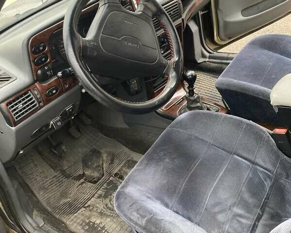 Бежевый Дэу Нексия, объемом двигателя 1.5 л и пробегом 183 тыс. км за 3000 $, фото 1 на Automoto.ua