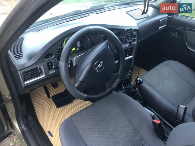 Бежевий Деу Нексія, об'ємом двигуна 1.6 л та пробігом 171 тис. км за 1550 $, фото 9 на Automoto.ua