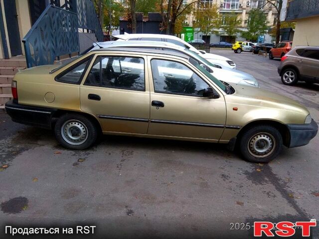 Бежевий Деу Нексія, об'ємом двигуна 1.5 л та пробігом 117 тис. км за 1655 $, фото 6 на Automoto.ua