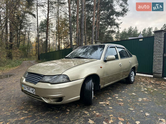 Дэу Нексия 2008 в Киеве на Automoto.ua Бежевый Дэу Нексия, объемом двигателя 1.5 л и пробегом 216 тыс. км за 999 $, фото 3 на Automoto.ua