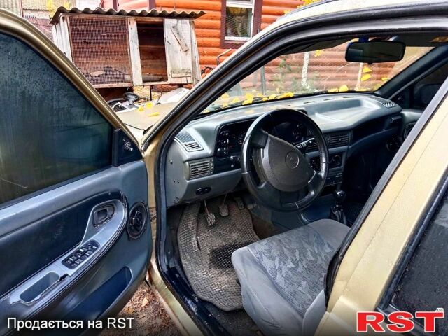 Бежевый Дэу Нексия, объемом двигателя 1.5 л и пробегом 0 тыс. км за 1100 $, фото 3 на Automoto.ua