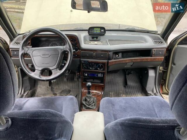 Бежевый Дэу Нексия, объемом двигателя 1.5 л и пробегом 183 тыс. км за 3000 $, фото 4 на Automoto.ua