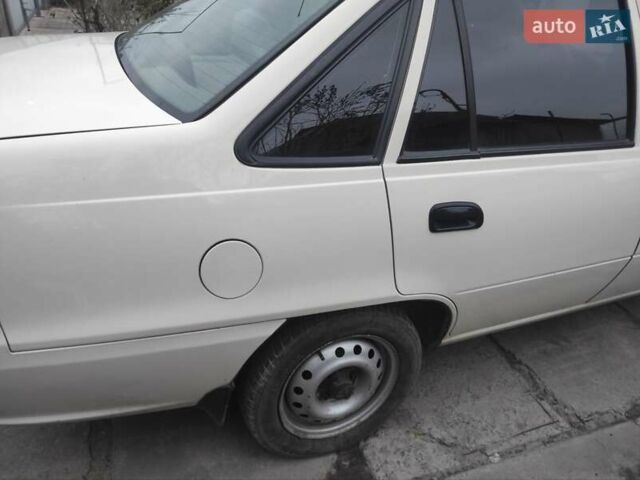 Бежевый Дэу Нексия, объемом двигателя 0 л и пробегом 90 тыс. км за 2800 $, фото 6 на Automoto.ua