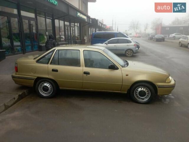 Бежевый Дэу Нексия, объемом двигателя 1.5 л и пробегом 162 тыс. км за 1600 $, фото 4 на Automoto.ua