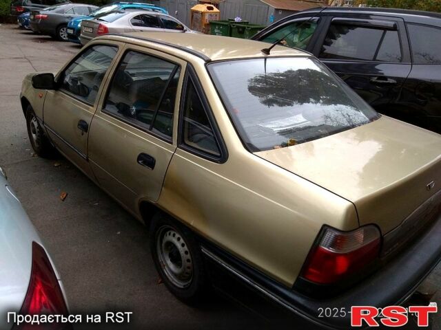 Бежевий Деу Нексія, об'ємом двигуна 1.5 л та пробігом 117 тис. км за 1655 $, фото 1 на Automoto.ua