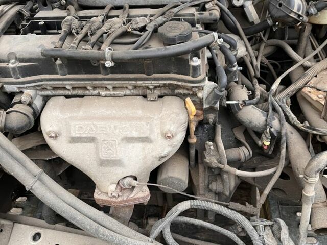 Бежевый Дэу Нексия, объемом двигателя 0 л и пробегом 200 тыс. км за 900 $, фото 5 на Automoto.ua