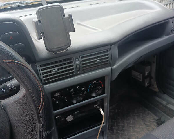 Бежевый Дэу Нексия, объемом двигателя 1.5 л и пробегом 192 тыс. км за 2000 $, фото 9 на Automoto.ua