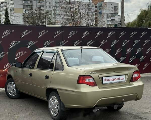 Бежевый Дэу Нексия, объемом двигателя 0 л и пробегом 111 тыс. км за 2600 $, фото 7 на Automoto.ua