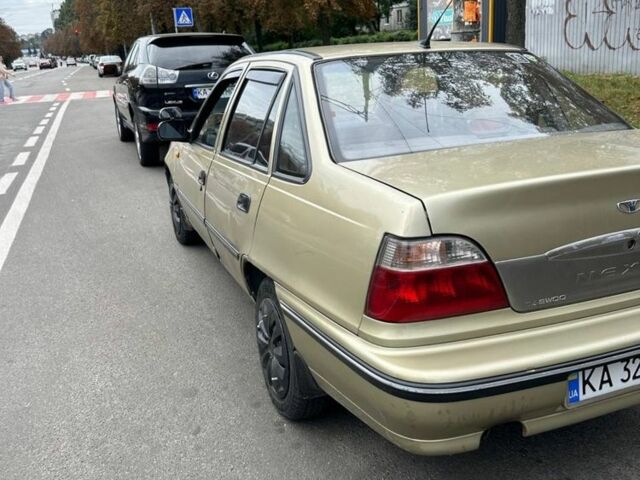 Бежевый Дэу Нексия, объемом двигателя 1.5 л и пробегом 300 тыс. км за 1500 $, фото 5 на Automoto.ua
