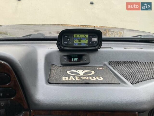 Бежевый Дэу Нексия, объемом двигателя 1.5 л и пробегом 183 тыс. км за 3000 $, фото 3 на Automoto.ua